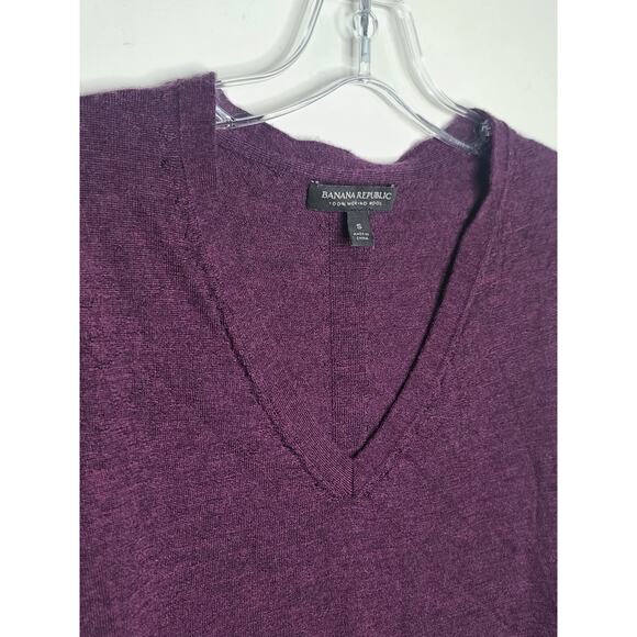 Banana Republic merino wool long sleeve v-neck sweater - small - Picture 2 of 4